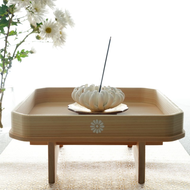 陶器の菊飾り(お香立て)