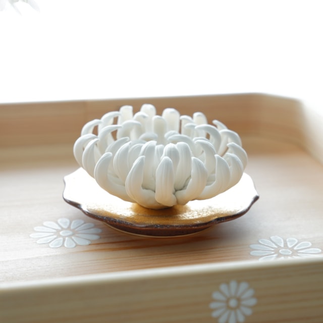 陶芸　手作り陶器　香炉、菊の図柄 陶芸 手作り陶器 香炉、菊の図柄
