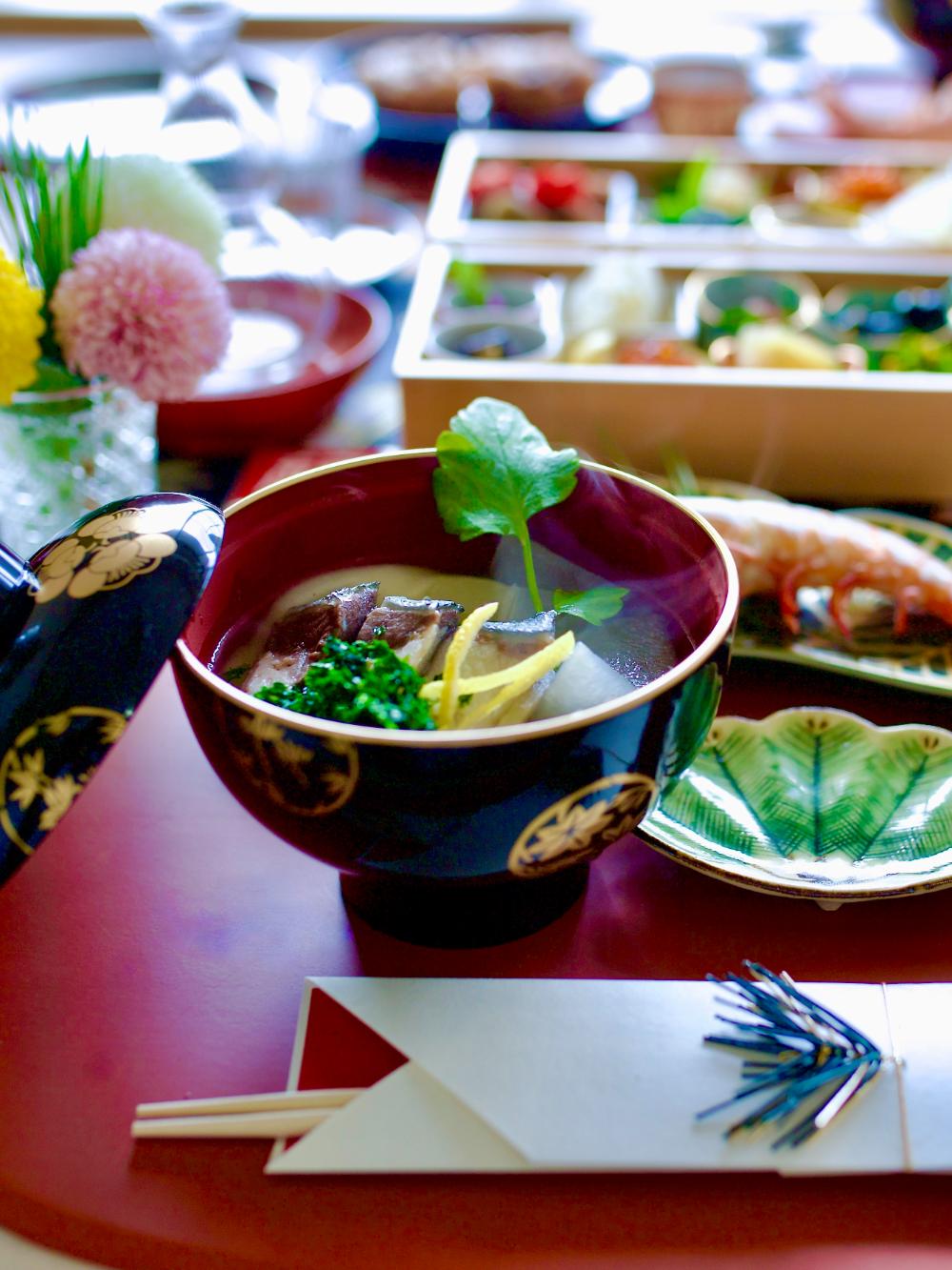 四季の花丸紋 雑煮椀 FOURGRACEオリジナル 黒 ｜ 四季折々のおしゃれな