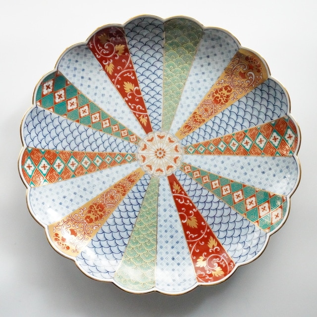 特価品、波佐見焼、花弁市松紋【赤】 ８寸角盛り皿 和モダン 15㎝皿 市松 赤 | 波佐見焼の窯元 永峰窯 公式