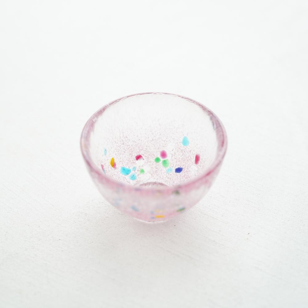 色ガラス 盃 ピンク