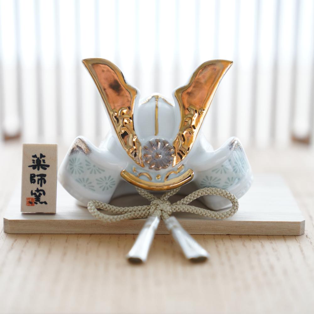 染絵出世兜（白藍）