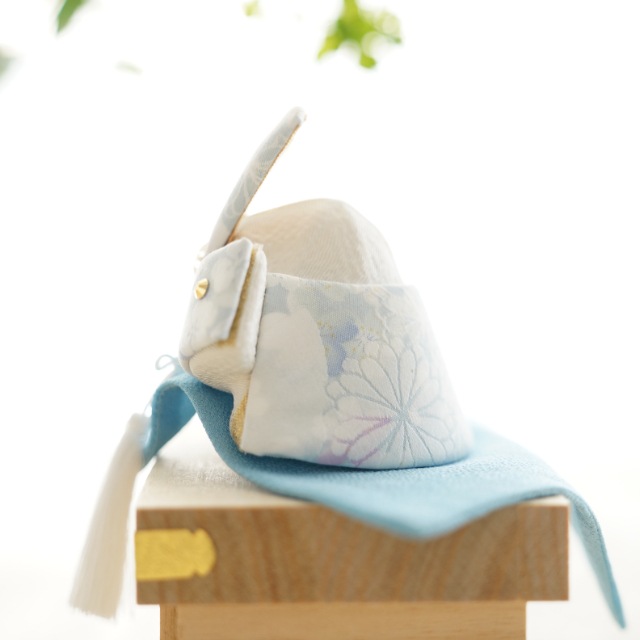 兜飾り　水色　長持ち付き　