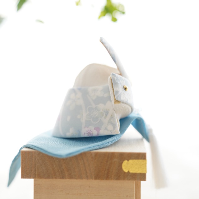 兜飾り　水色　長持ち付き　