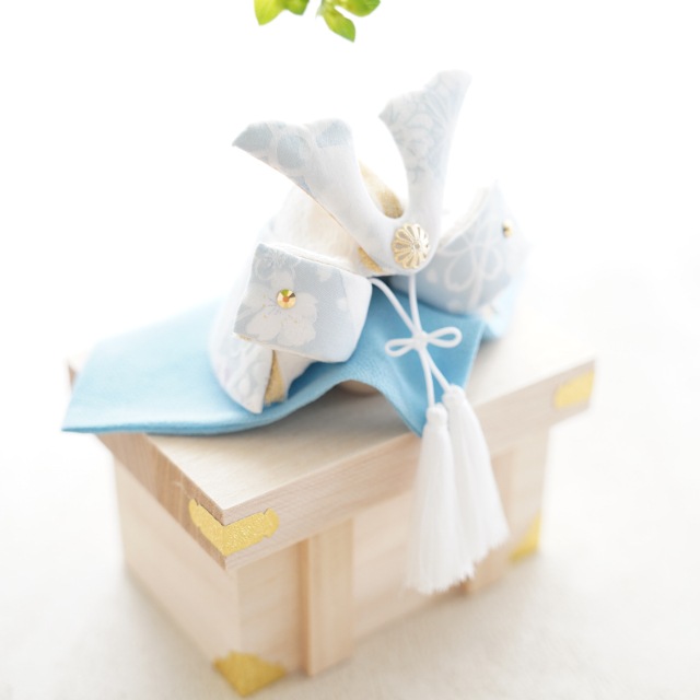 兜飾り　水色　長持ち付き　