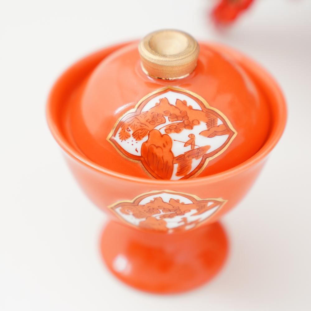 有田焼 赤絵金彩 木瓜山水 ツマミ金 蓋付高台中付｜ 四季折々の