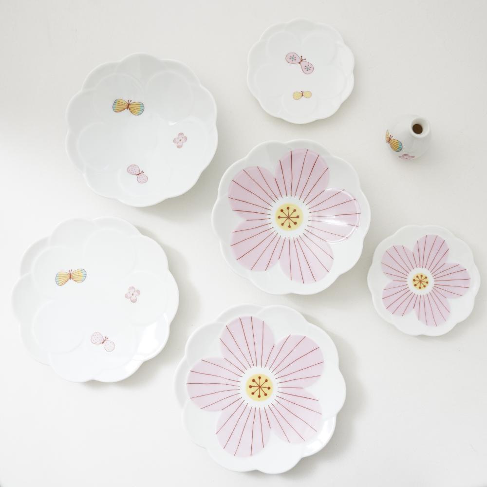 希少　注文品　清朝期　新渡　楓形鉢　五彩　蝶　虫　菊　中国古玩　変形向付菓子鉢 希少 注文品 清朝期 新渡 楓形鉢 五彩 蝶 虫 菊 中国古玩