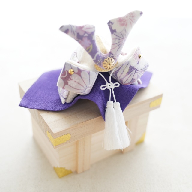 兜飾り　菖蒲色　長持ち付き　