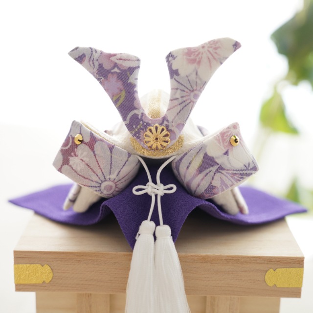 兜飾り　菖蒲色　長持ち付き　