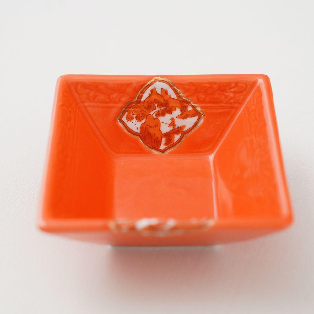 【12月お届け】有田焼 赤絵金彩 木瓜山水 角小鉢　