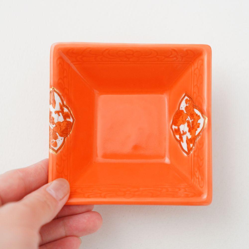 有田焼 赤絵金彩 木瓜山水 角小鉢｜ 四季折々のおしゃれな和食器