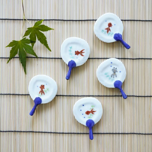京焼　うちわ型金魚　箸置き