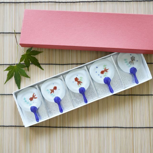 京焼　うちわ型金魚　箸置き