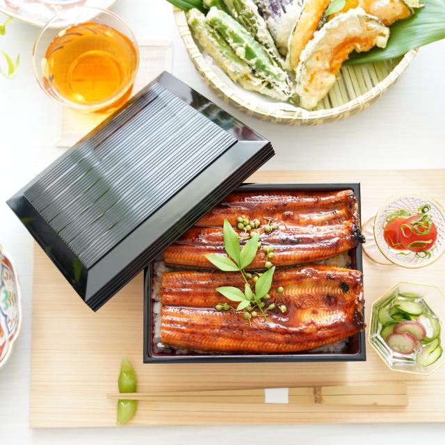 丼重　黒内朱