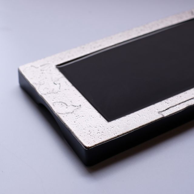 黒プラチナ　高台角皿