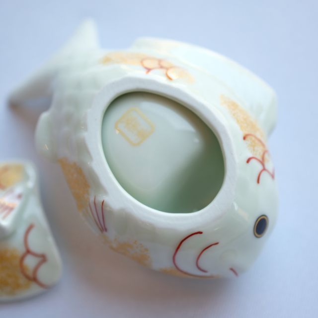 有田焼　錦金叩鯛形珍味入