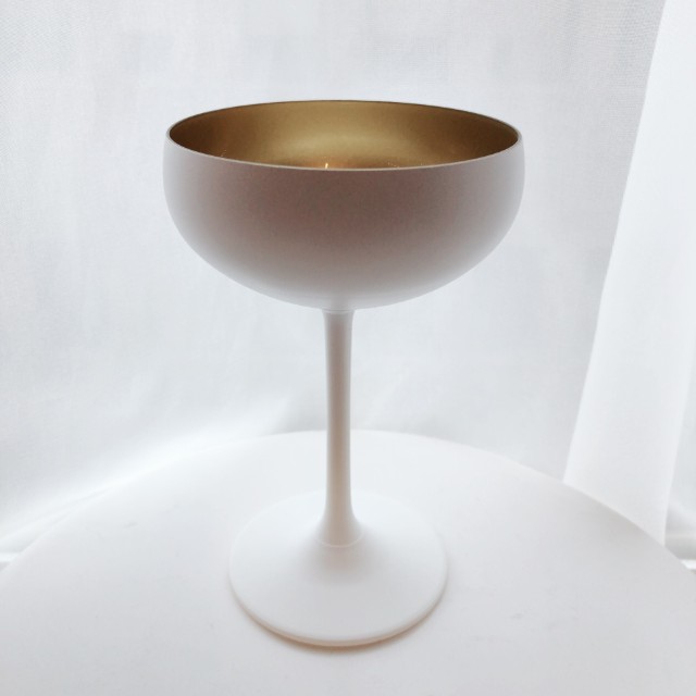 ドイツ製　ソーサー　マットホワイト×ゴールド