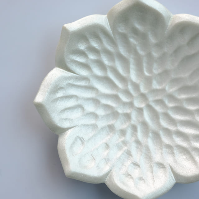 有田焼　銀彩　桔梗型豆皿（箸置き）