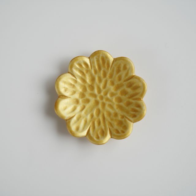 有田焼　金彩　菊型豆皿（箸置き）