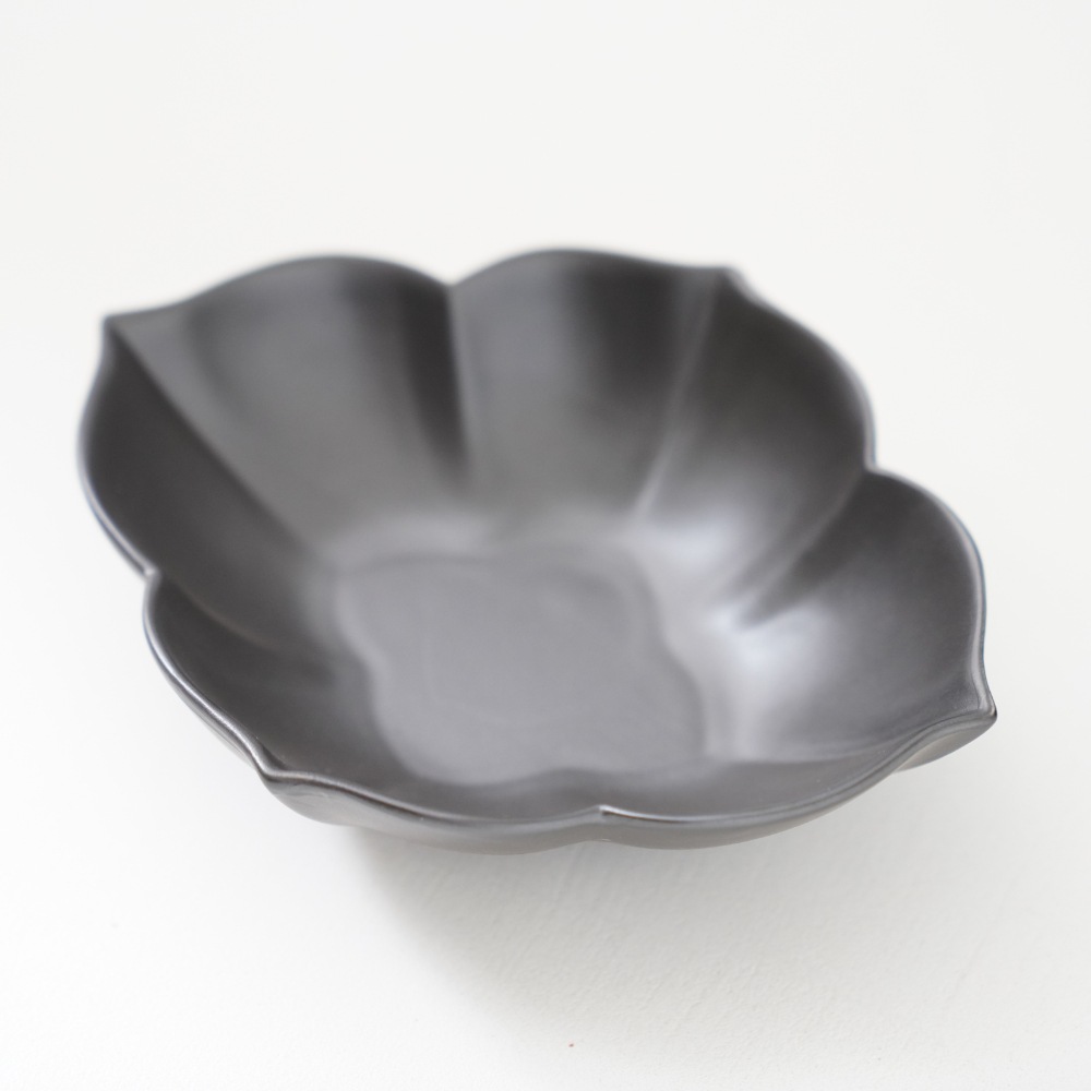 【アウトレット】波佐見焼 黒マット 花型木甲 取り鉢/中鉢