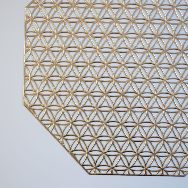 八角形 七宝模様 シャンパンゴールドプレイスマット すべての商品 Four Grace Tableware