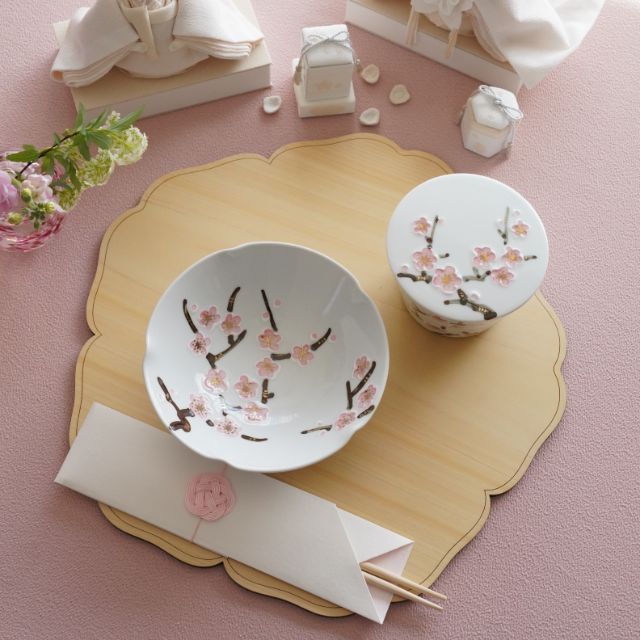 伊万里焼　一珍紅梅　五方押鉢