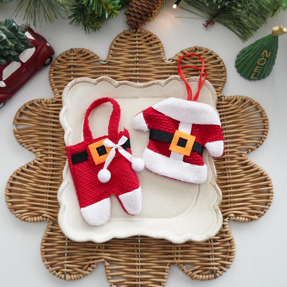 【2点セット】サンタさんのお洋服　カトラリーホルダー