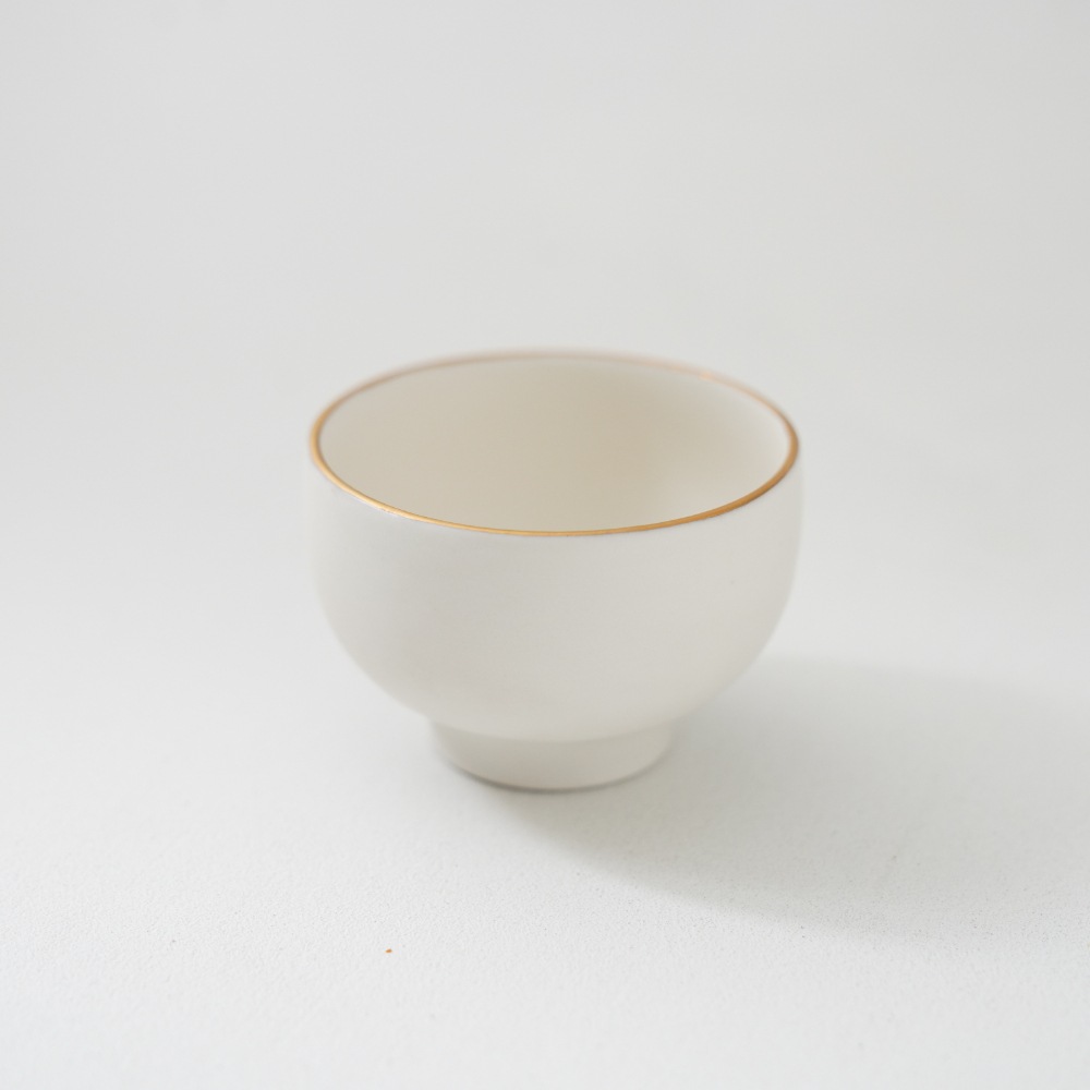 白マット（渕金）盃