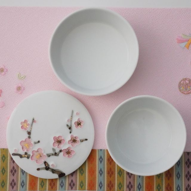 伊万里焼　一珍紅梅　二段重