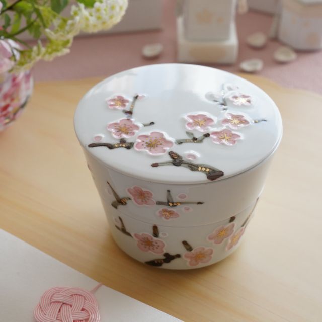 伊万里焼　一珍紅梅　二段重