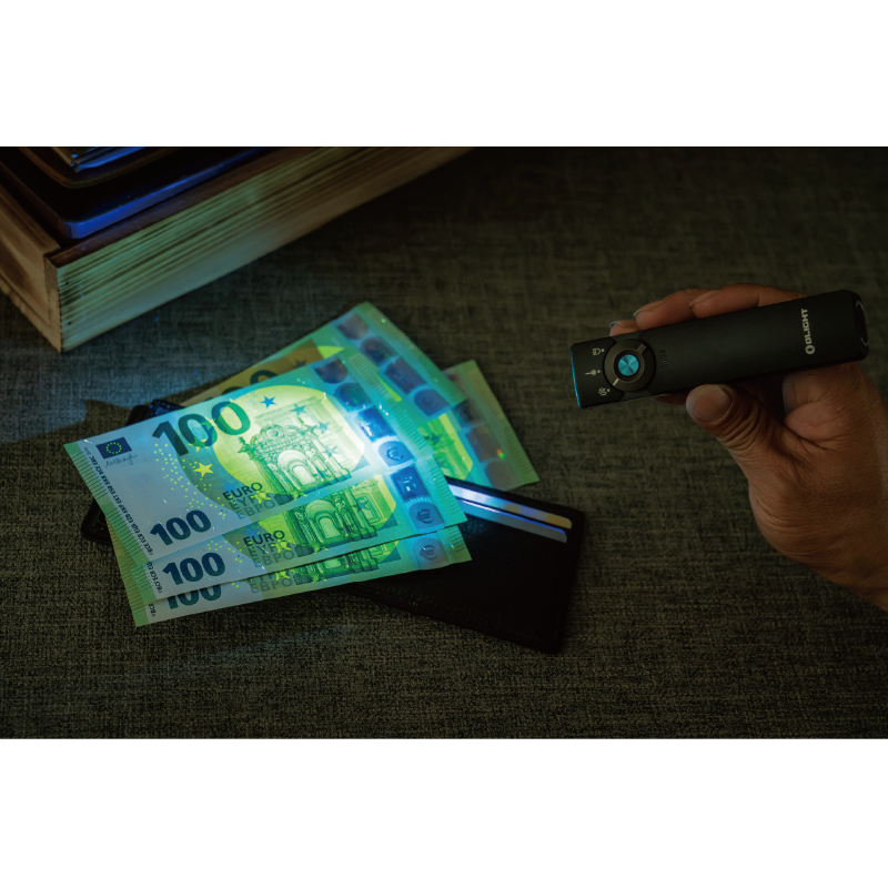 Arkfeld Pro 初の三つの光源を一つに- Olight Japan