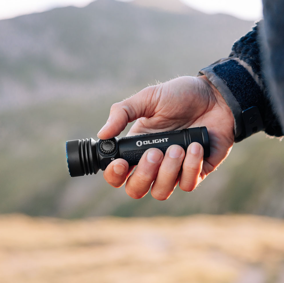 Olight Seeker 4 Pro　新品未開封品 OLIGHT Seeker 4 Pro | ハンディーライト | FS・JAPAN