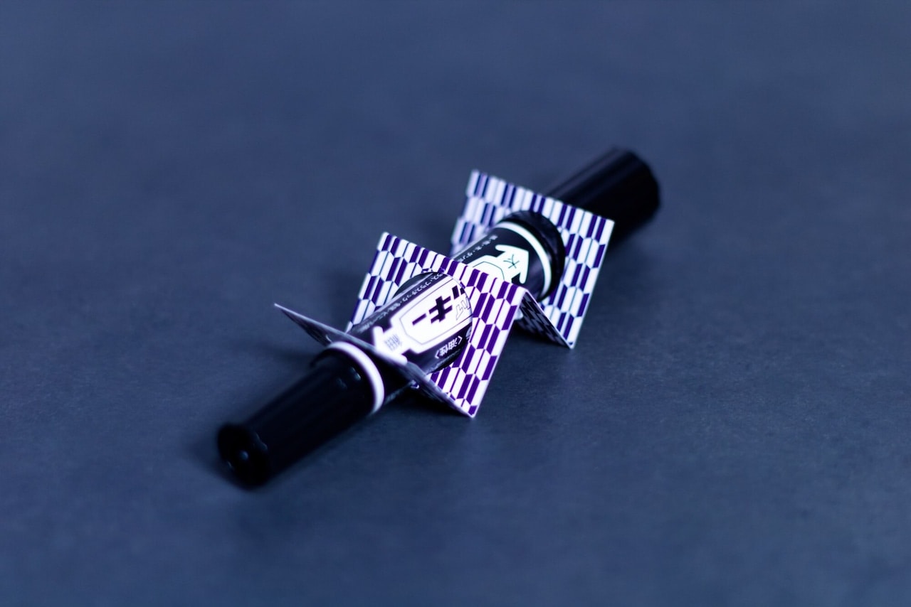 ジグザグぺネトレーション(ペンや観客の指を貫通)