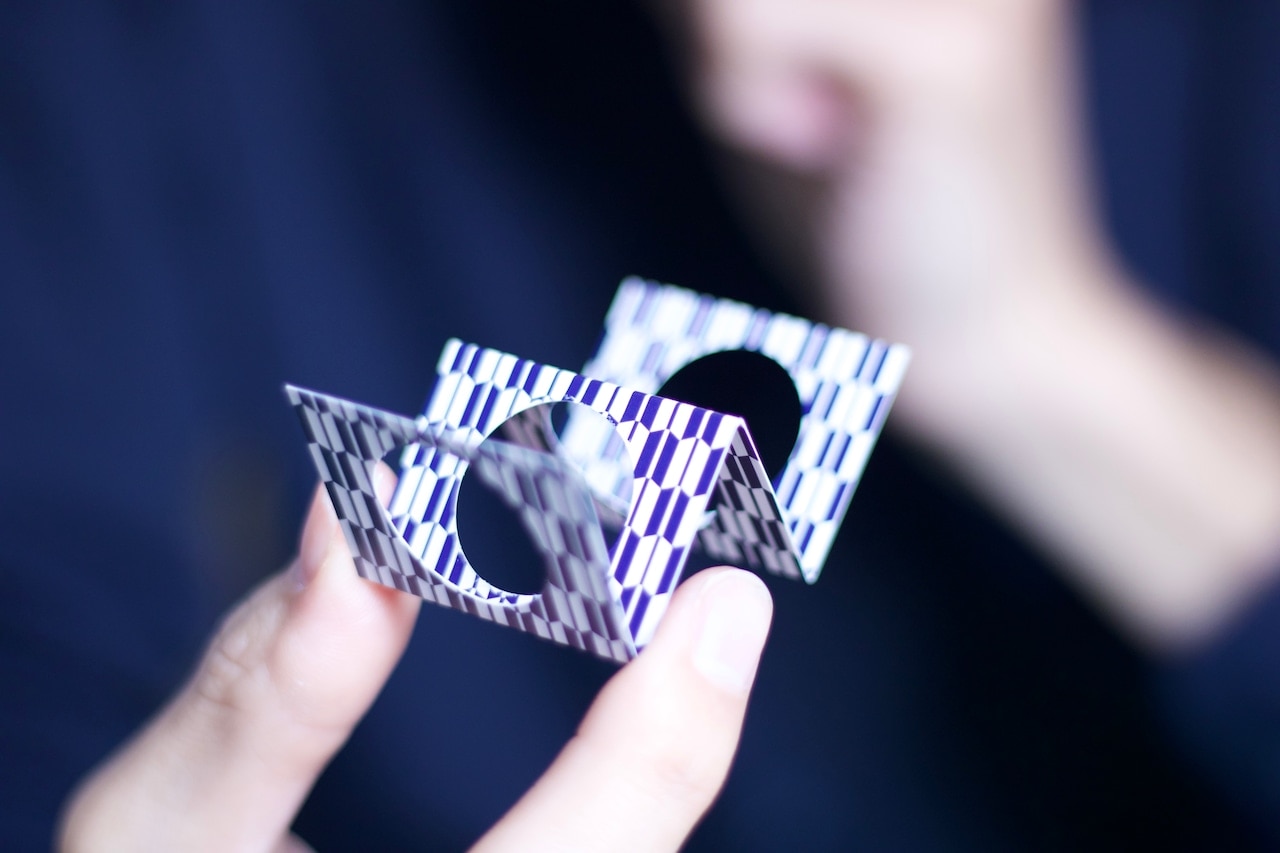 ジグザグぺネトレーション(ペンや観客の指を貫通)