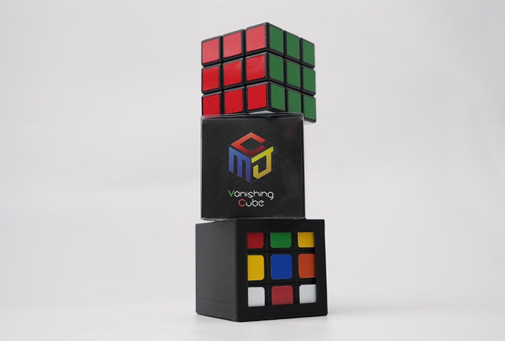 バニッシングキューブ・プラス（キューブが出現・消失）