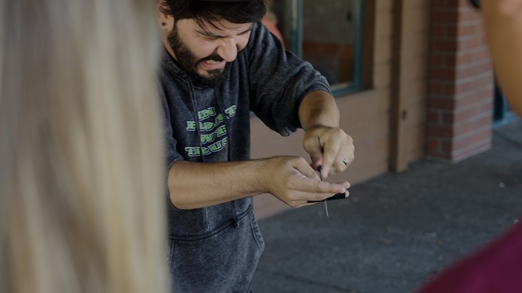 スティッチ（目の前で指切断イリュージョン）