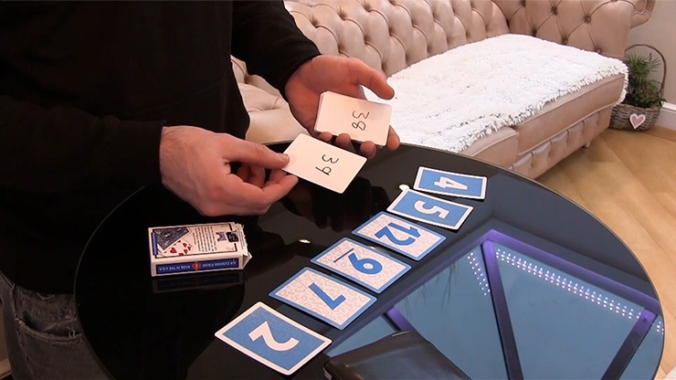 SaturnMagic：アウト・オブザ・ブルー（合計数を予言）