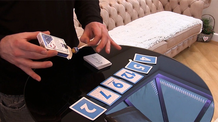 SaturnMagic：アウト・オブザ・ブルー（合計数を予言）