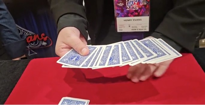 フローズド・タイム （広げたデックが浮く）