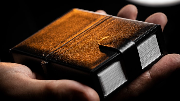 デミ・デック(刃でデックを真っ二つ!)