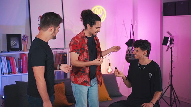 アンダルシアン・チャレンジ（3枚のコインが次々に抜けていく！）