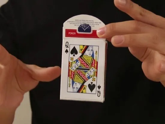 カードスイッチ・ボックス(一瞬でカードをスイッチ)