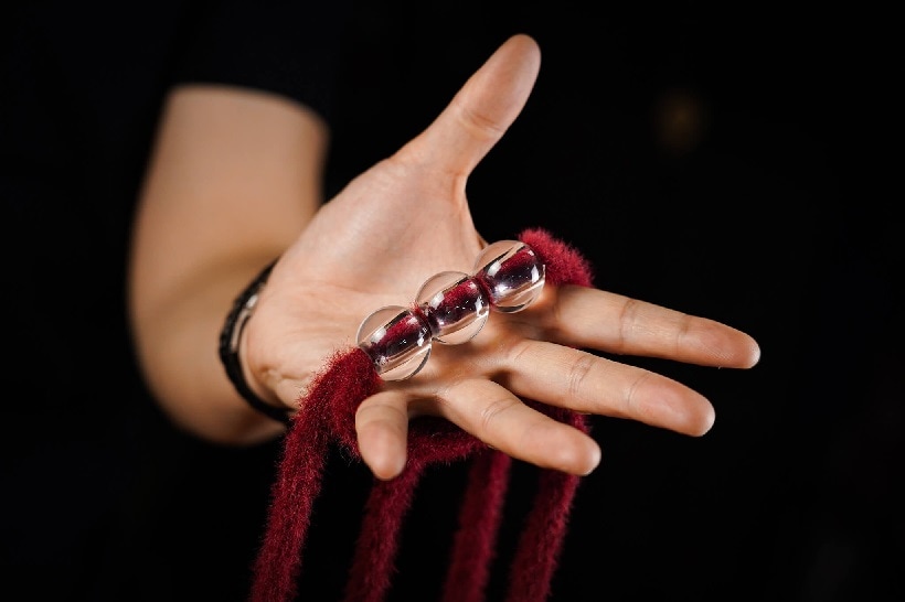 グランドマザーのネックレス（貫通するロープ）