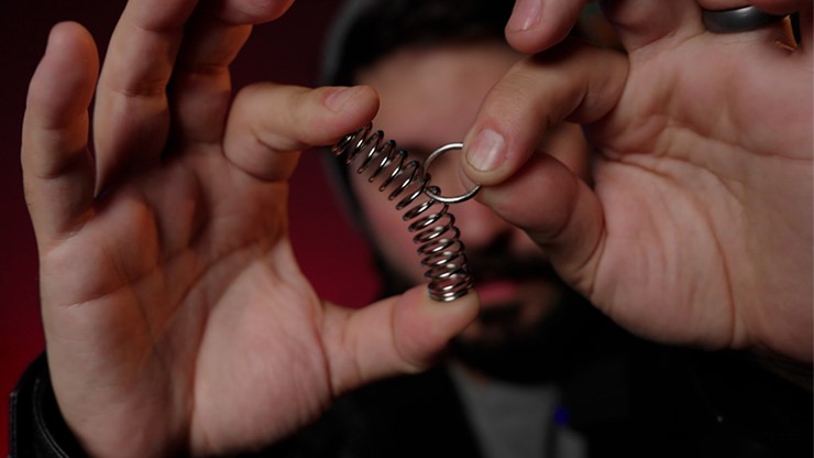 スプリングパズル（リングを溶けるように外す）