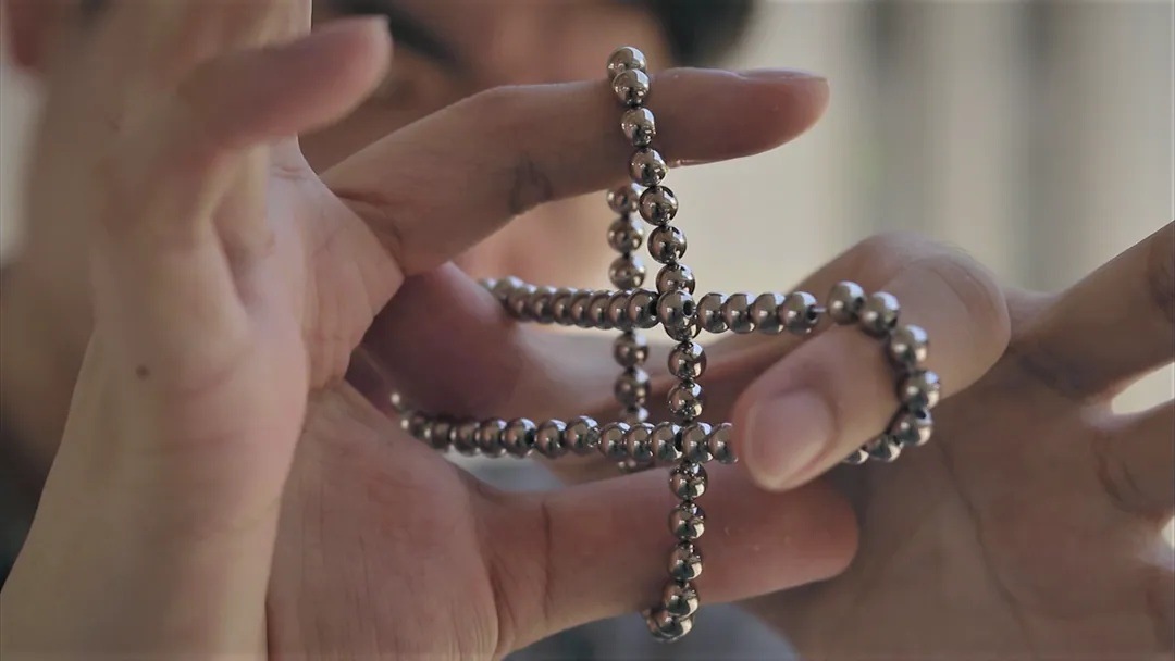 T-1000プラス：シルバー（新：金属チェーンの貫通）