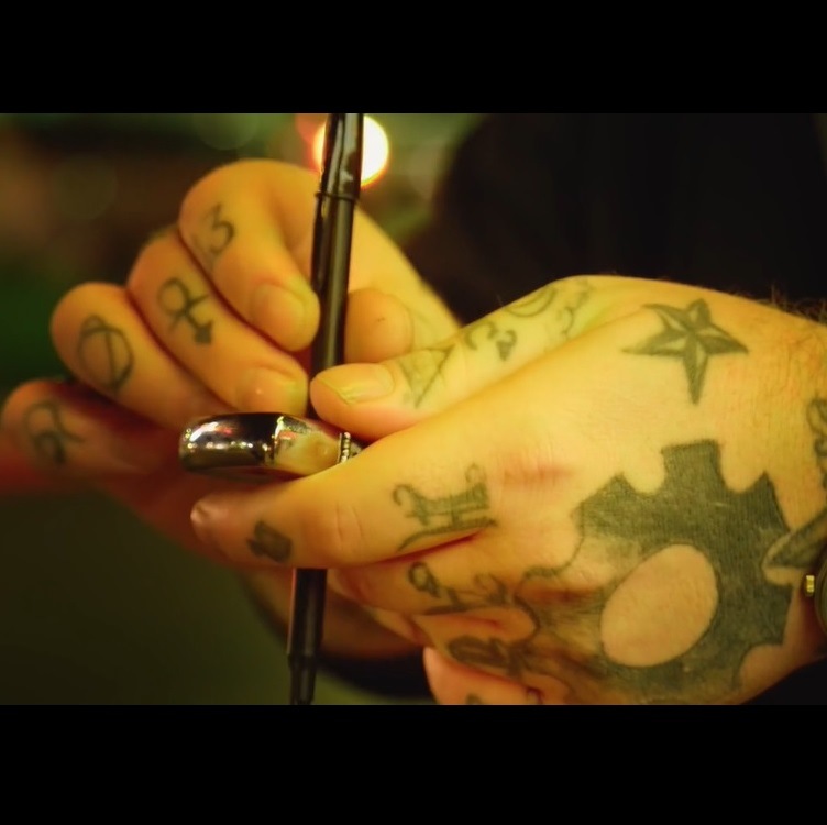 プラズマ（ライターにタバコやペンが貫通！）