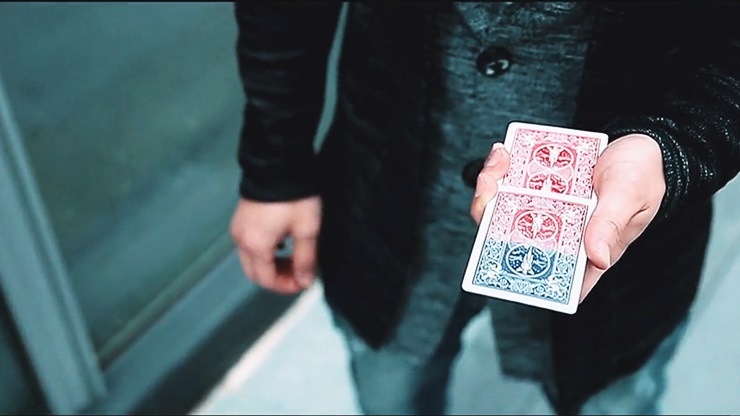 トゥルーカラーズ（カードが目の前で徐々に変化）