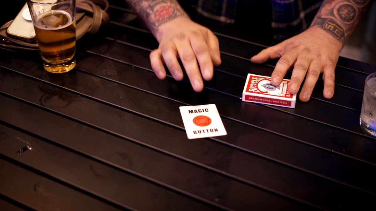 マジックボタン（サインカードがボタンカードの裏に融合）