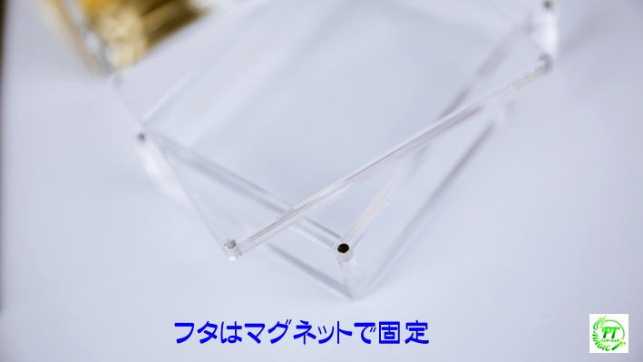 クリスタル・カードケース