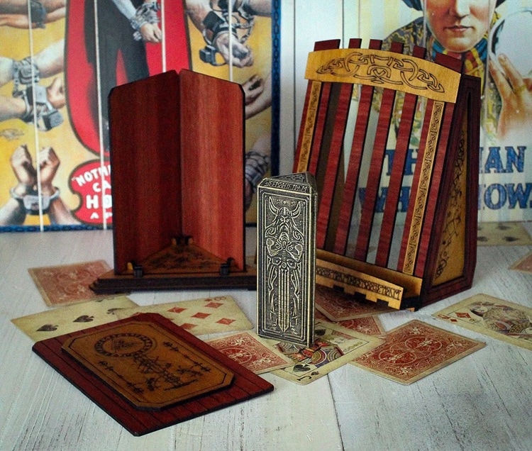 トライアングルミステリー(何もない空間から出現)